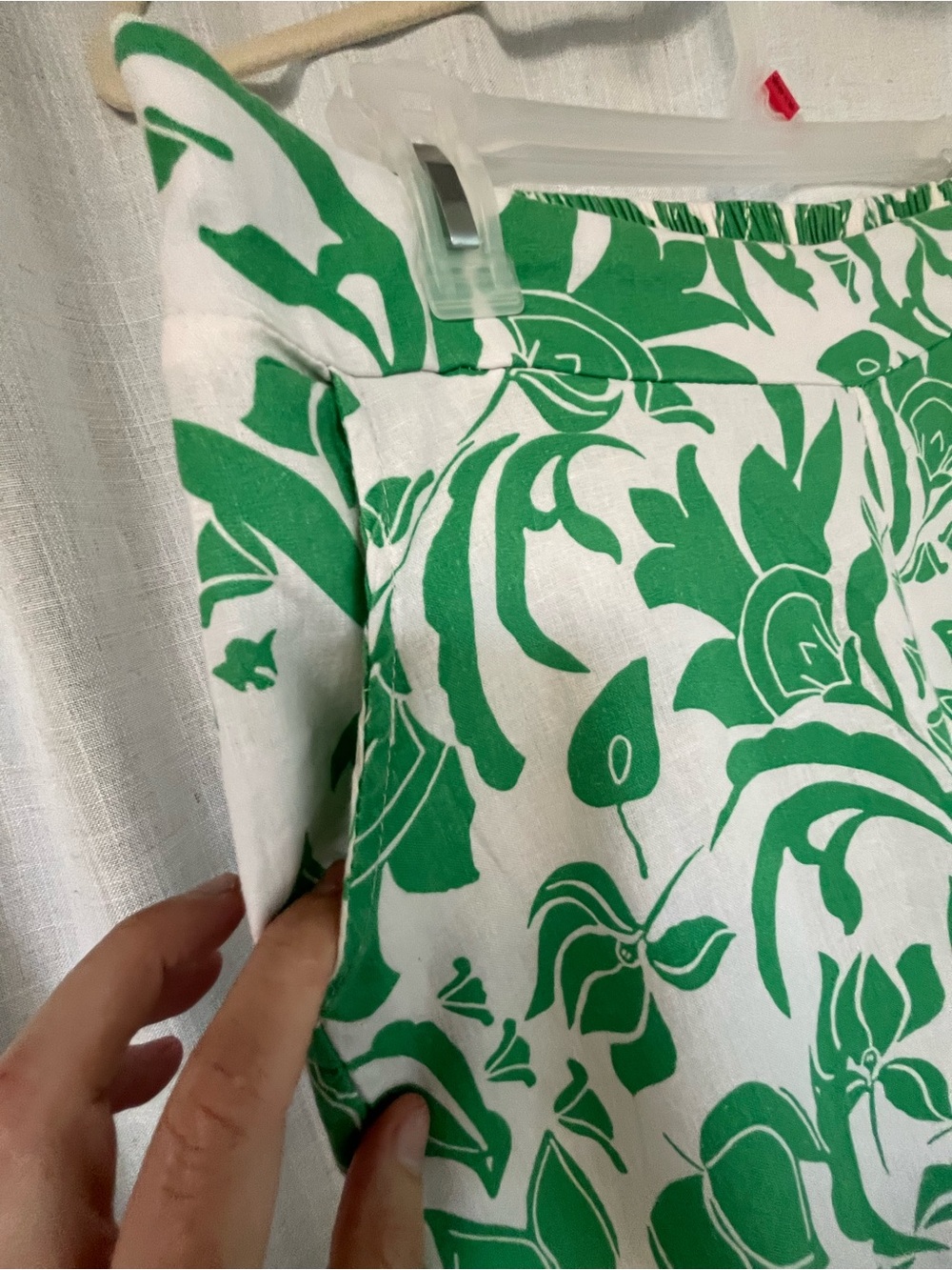 wide legs cropped linen blend pants.green paisley on white L - Picture 5 of 9